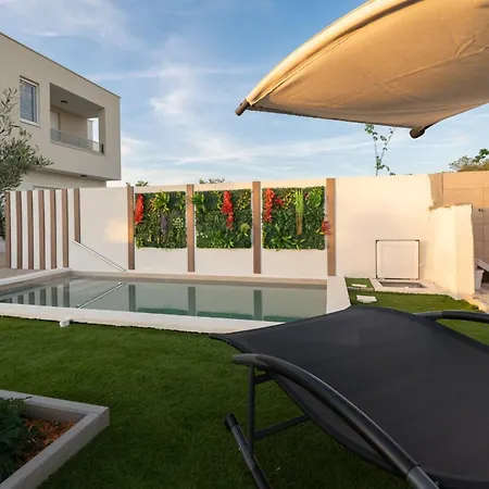 Villa Marimar With Pool,