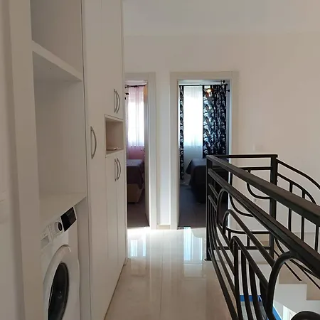 Villa Marimar With Pool,